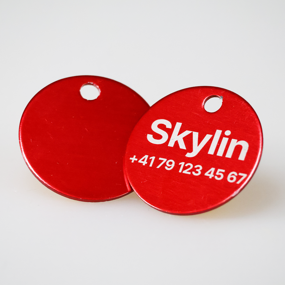 Tiermarke mit QR-Code und Lasergravur Rund aus Aluminium - Individuell gravierbar und Schweizer Datenplattform