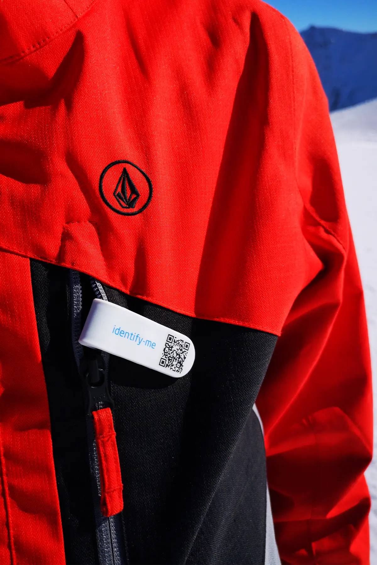 SOS Notfall Clip aus Silikon mit QR-Code und Magnetverschluss