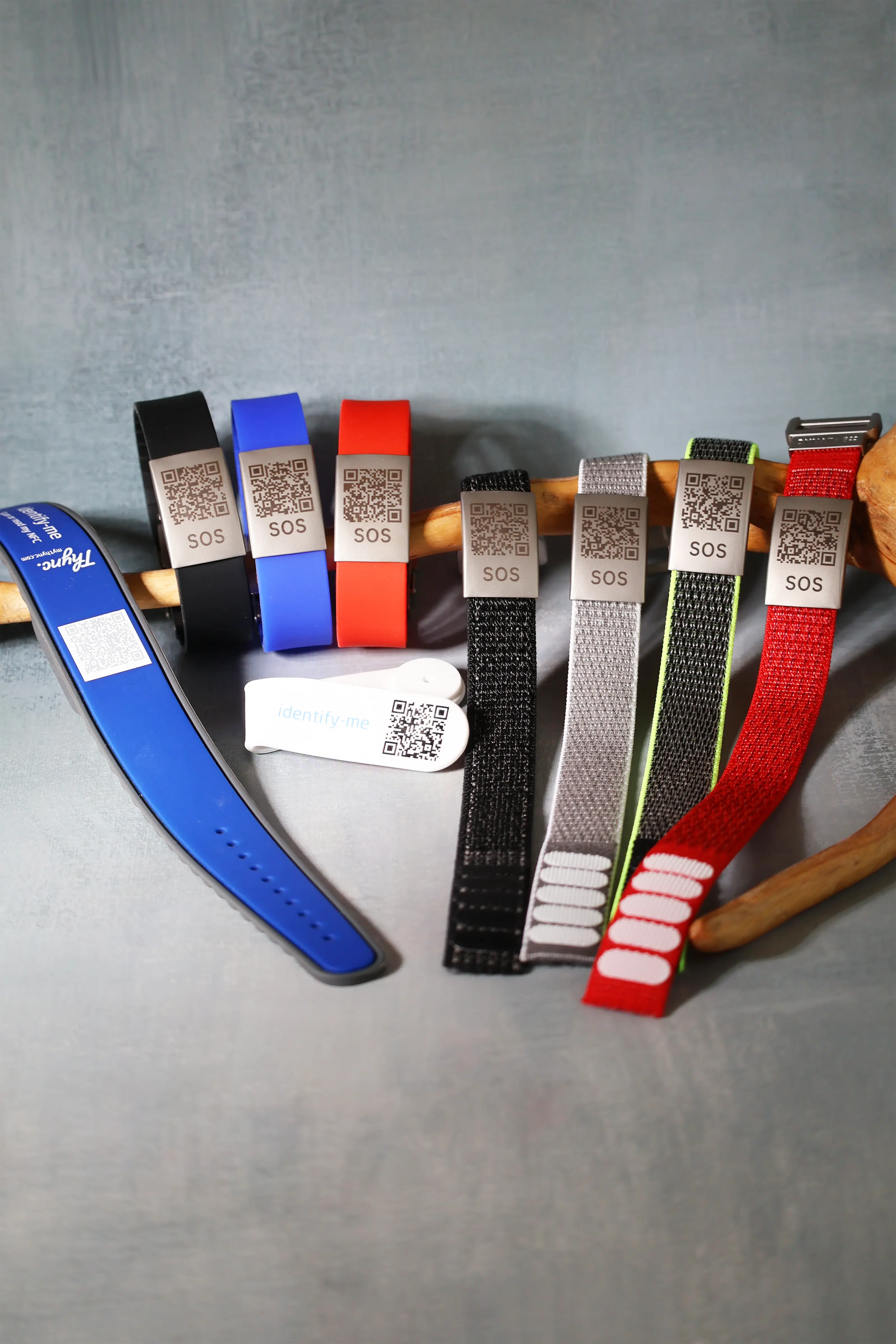 SOS Notfallarmband aus Textil mit QR-Code